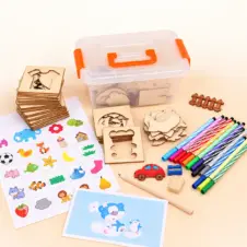 Set de desen pentru copii cu 50 de șabloane și accesorii