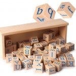 Cuburi Montessori din lemn cu litere mari si mici