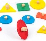 Puzzle montessori cu 5 forme geometrice piese mari cu butoni de lemn3-Jucarii din Lemn si Montessori