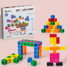 Set MathLink Onshine 146 piese – cuburi interconectabile de 2 cm, 10 culori, fișe de activități și simboluri. Exersare vizuală pentru numărare, operații și modele. 3+ ani.
