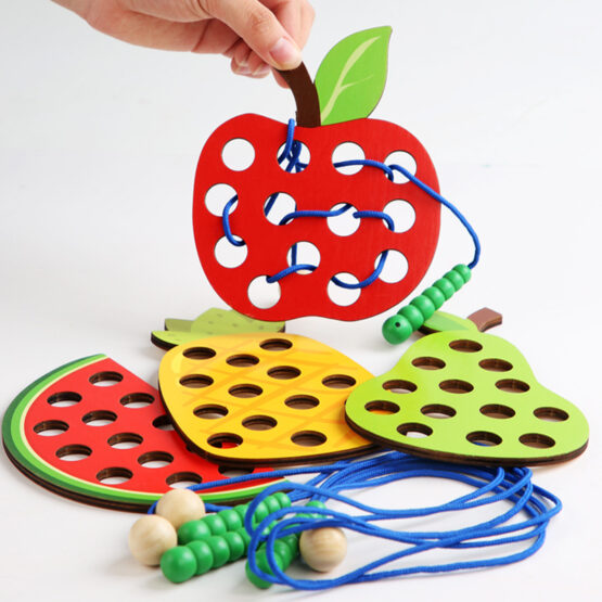 Set fructe din lemn de snuruit joc cu siret caterpillar eats2-Jucarii din Lemn si Montessori