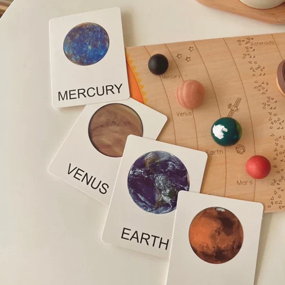 Puzzle din lemn cu piese tridimensionale Sistemul Solar - HAM BEBE