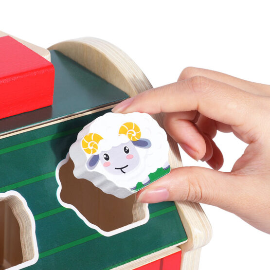 Casuta din lemn Ferma Animalelor cu sortator si figurine animale - HAM BEBE