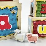 Turn Montessori set 8 cuburi din lemn cu forme animale cifre