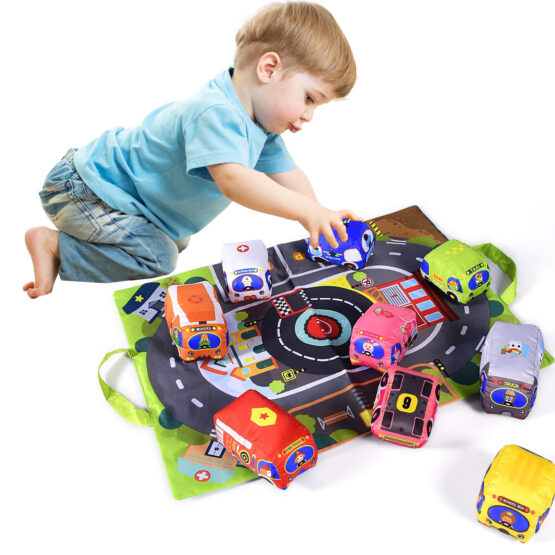 Set 9 masinute textile pentru bebelusi cu covoras Huanger