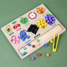 Placa educativa Sortare cu bilute din lemn culori, numere si fructe