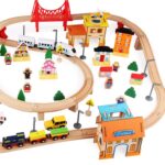 Traseu tren din lemn cu vehicule și personaje